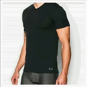 Men’s black Under Armour sport shirt